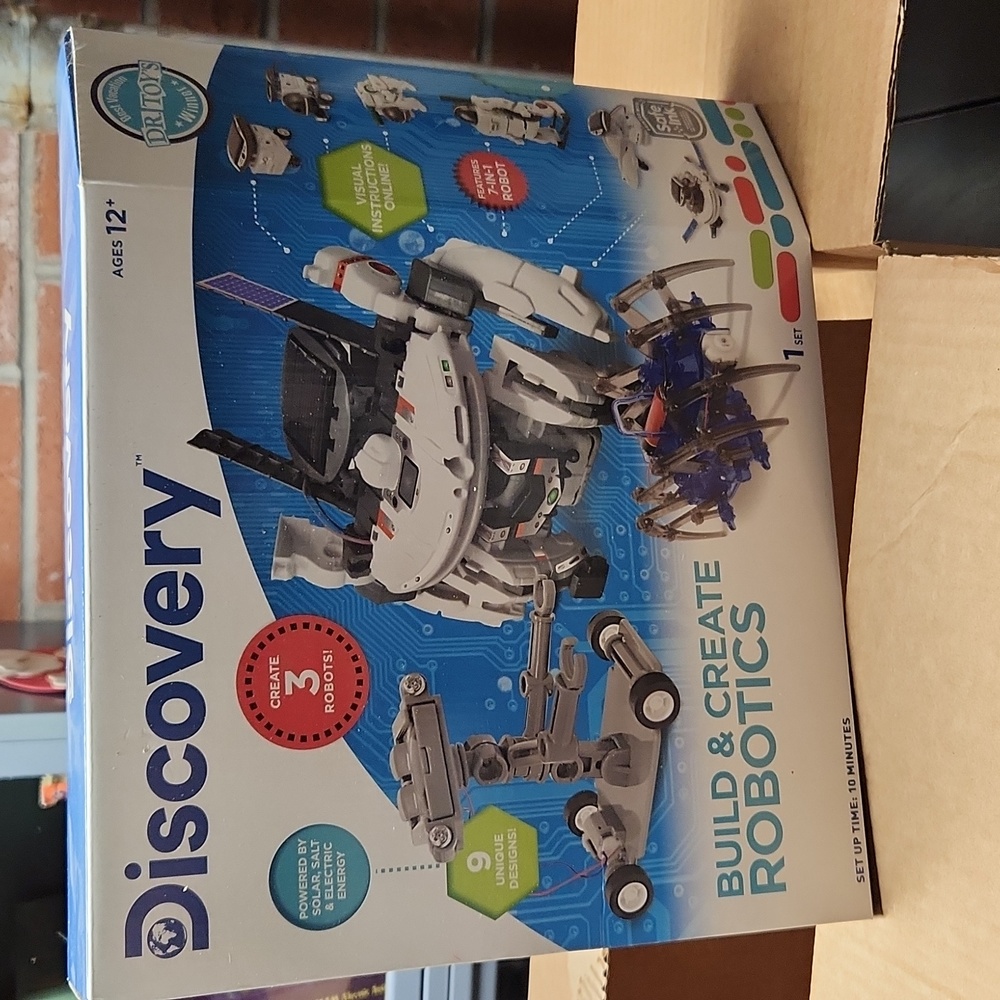 Discovery build & Create Robotics Create 3 robots 9 unique designs ages 12+